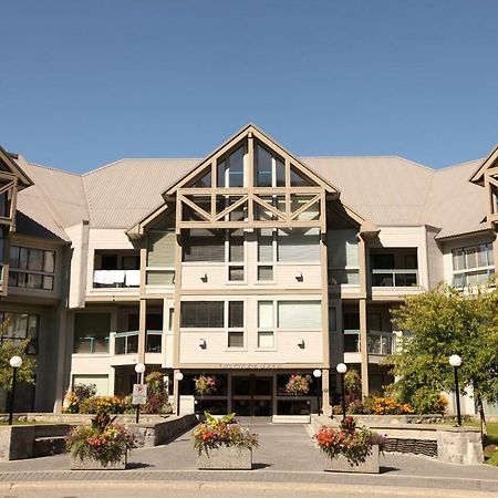 Greystone Lodge Уистлер Экстерьер фото